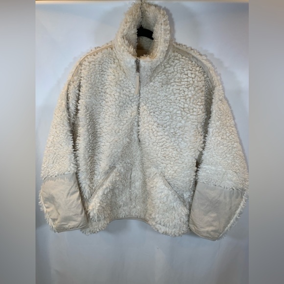 Abercrombie & Fitch Sweaters - Abercrombie Fitch Women's Sherpa Zip Sweater in Cream White Size Small